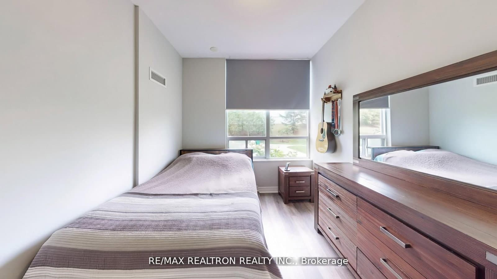 330 Red Maple Road, Unit 103 thumbnail 27
