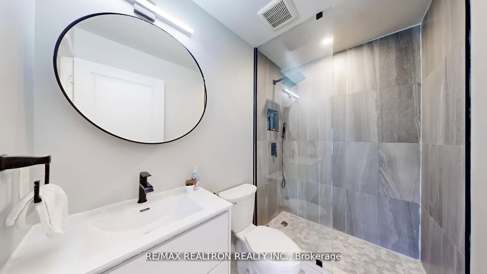 330 Red Maple Road, Unit 103 thumbnail 29