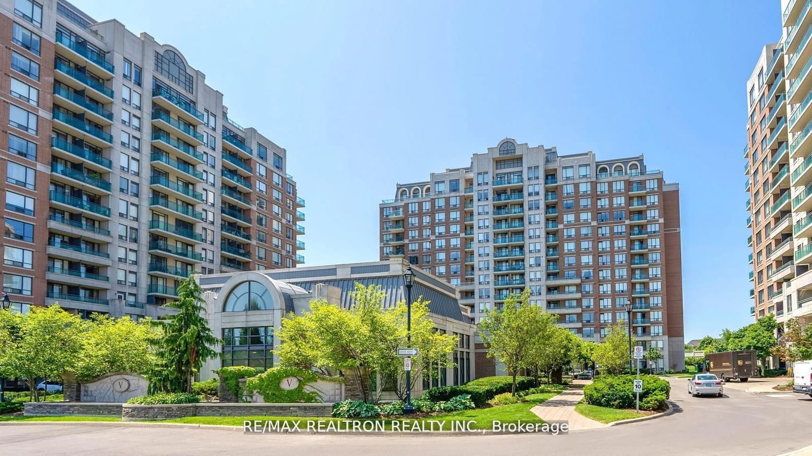 330 Red Maple Road, Unit 103 thumbnail 3