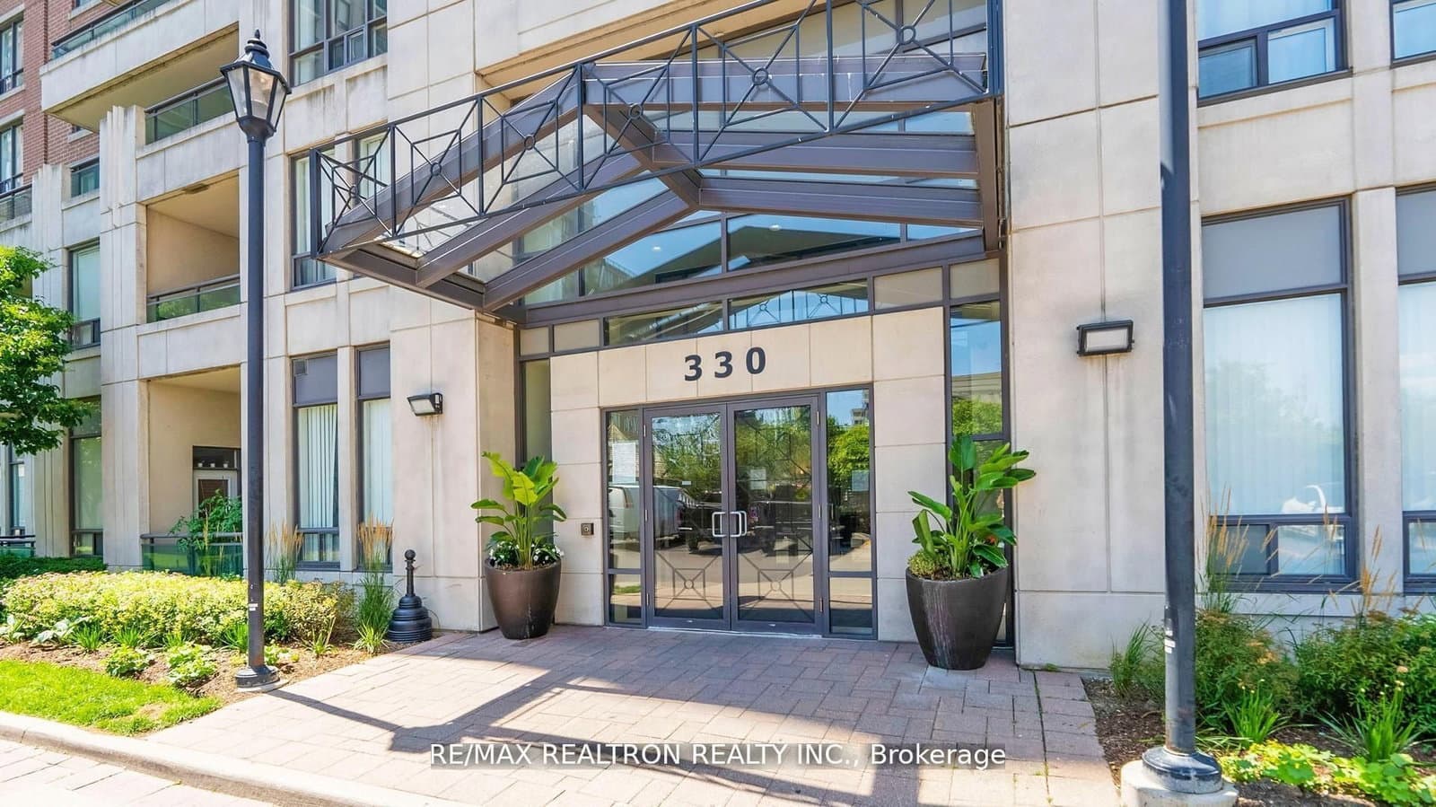 330 Red Maple Road, Unit 103 thumbnail 6
