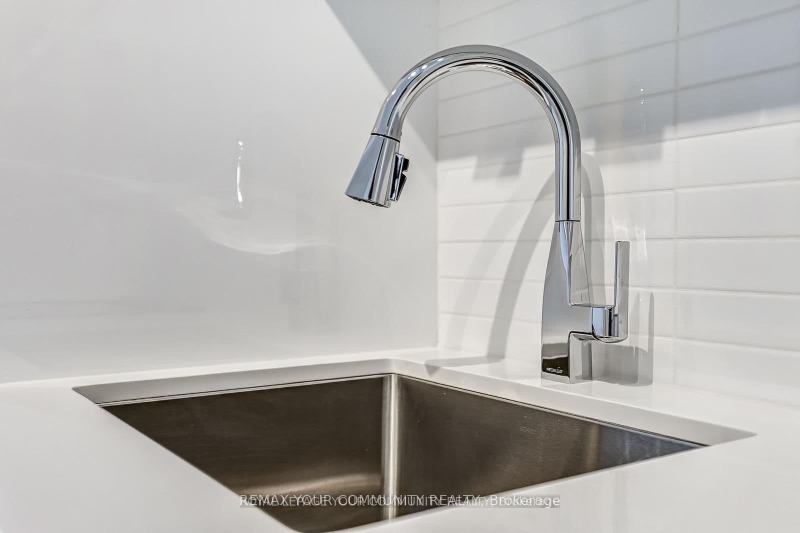 30 Upper Mall Way, Unit 3006 thumbnail 19