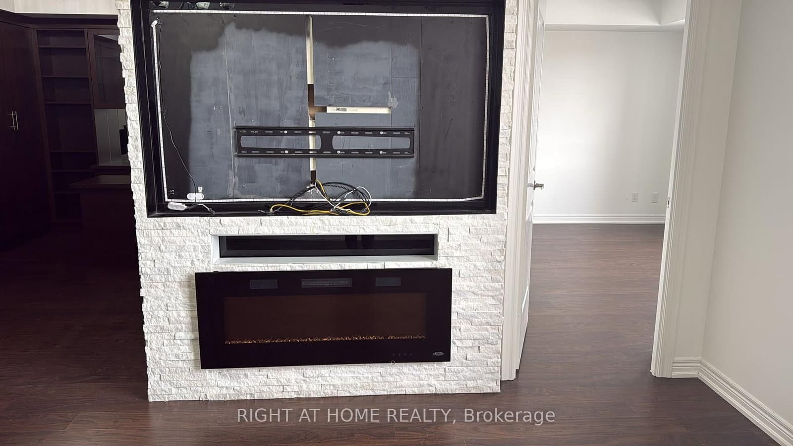 9245 Jane Street, Unit 701 thumbnail 11