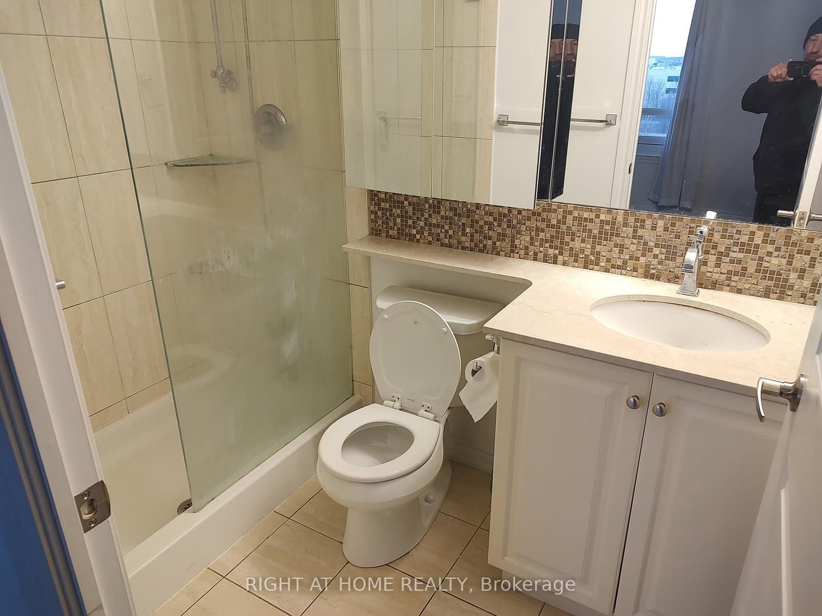 9245 Jane Street, Unit 701 thumbnail 4
