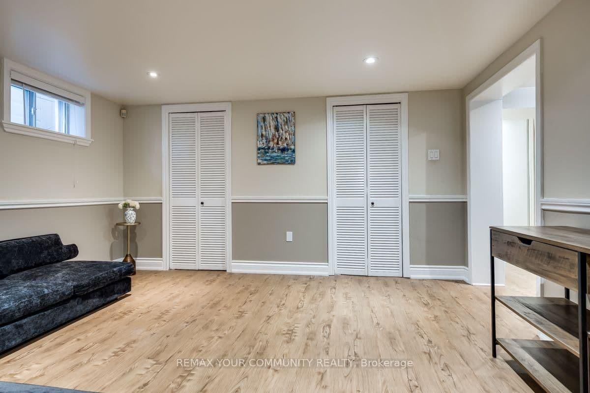 71 Hawman Avenue, Unit Lower Level thumbnail 11