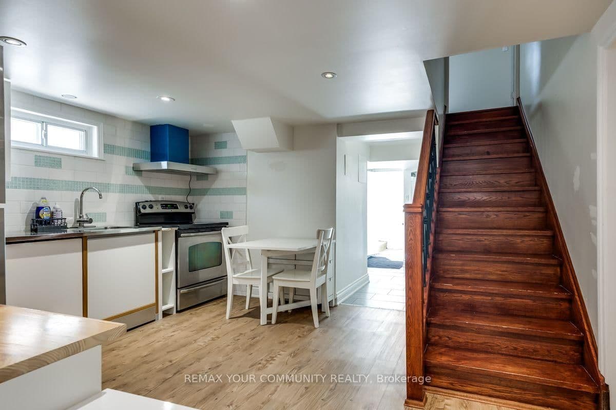 71 Hawman Avenue, Unit Lower Level thumbnail 3