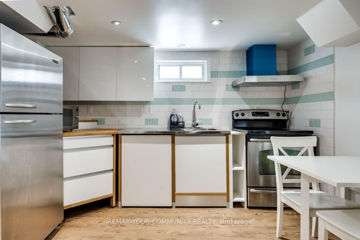 71 Hawman Avenue, Unit Lower Level thumbnail 4
