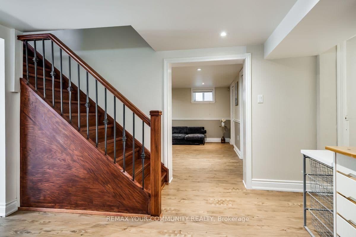 71 Hawman Avenue, Unit Lower Level thumbnail 7
