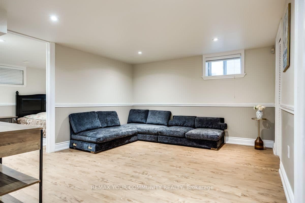 71 Hawman Avenue, Unit Lower Level thumbnail 8