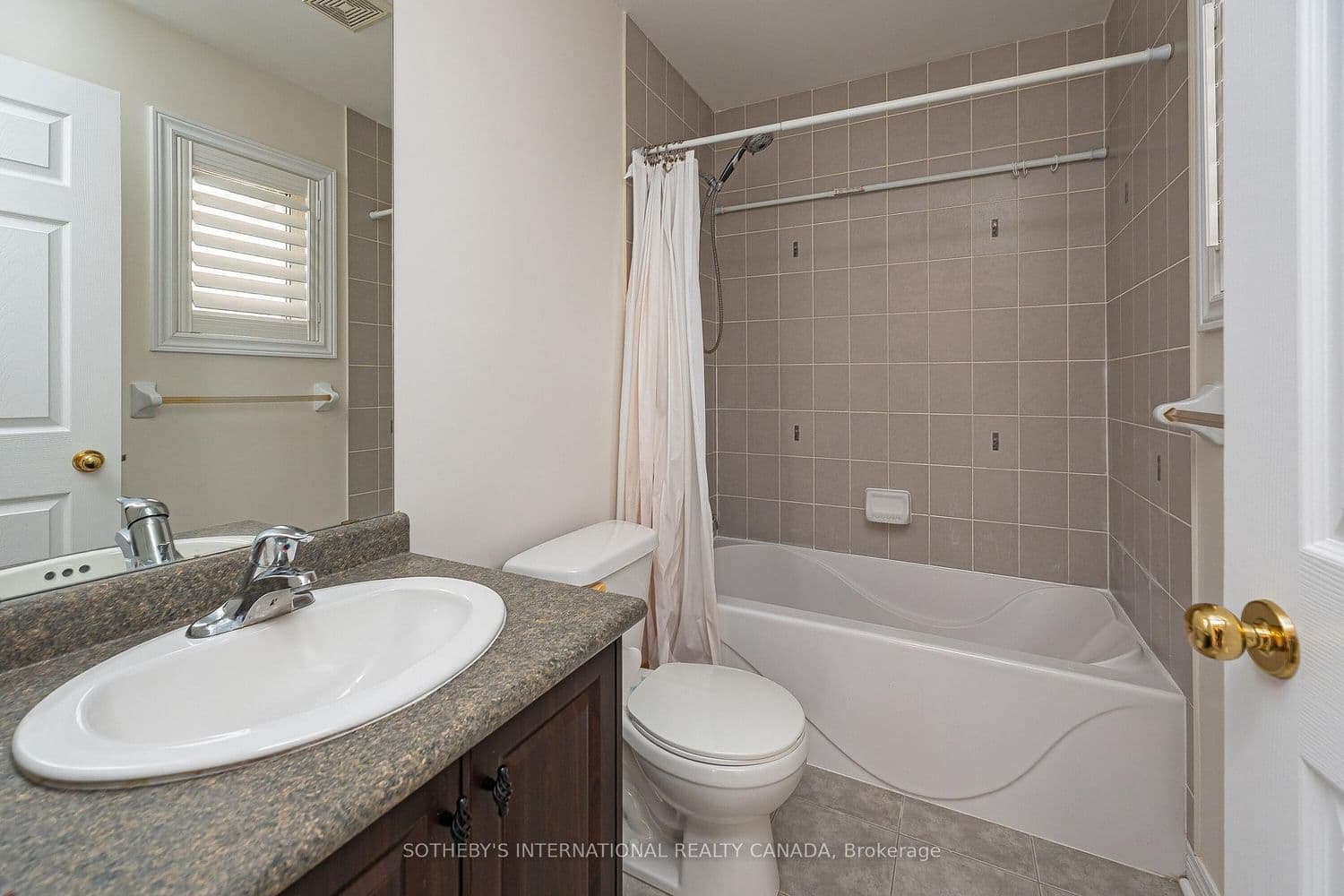 1 Herbert Wales Crescent thumbnail 31