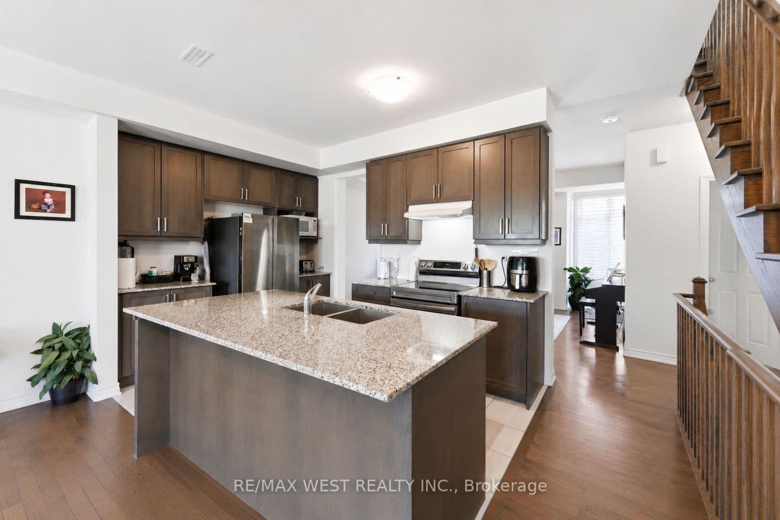 55 Holyrood Crescent thumbnail 11