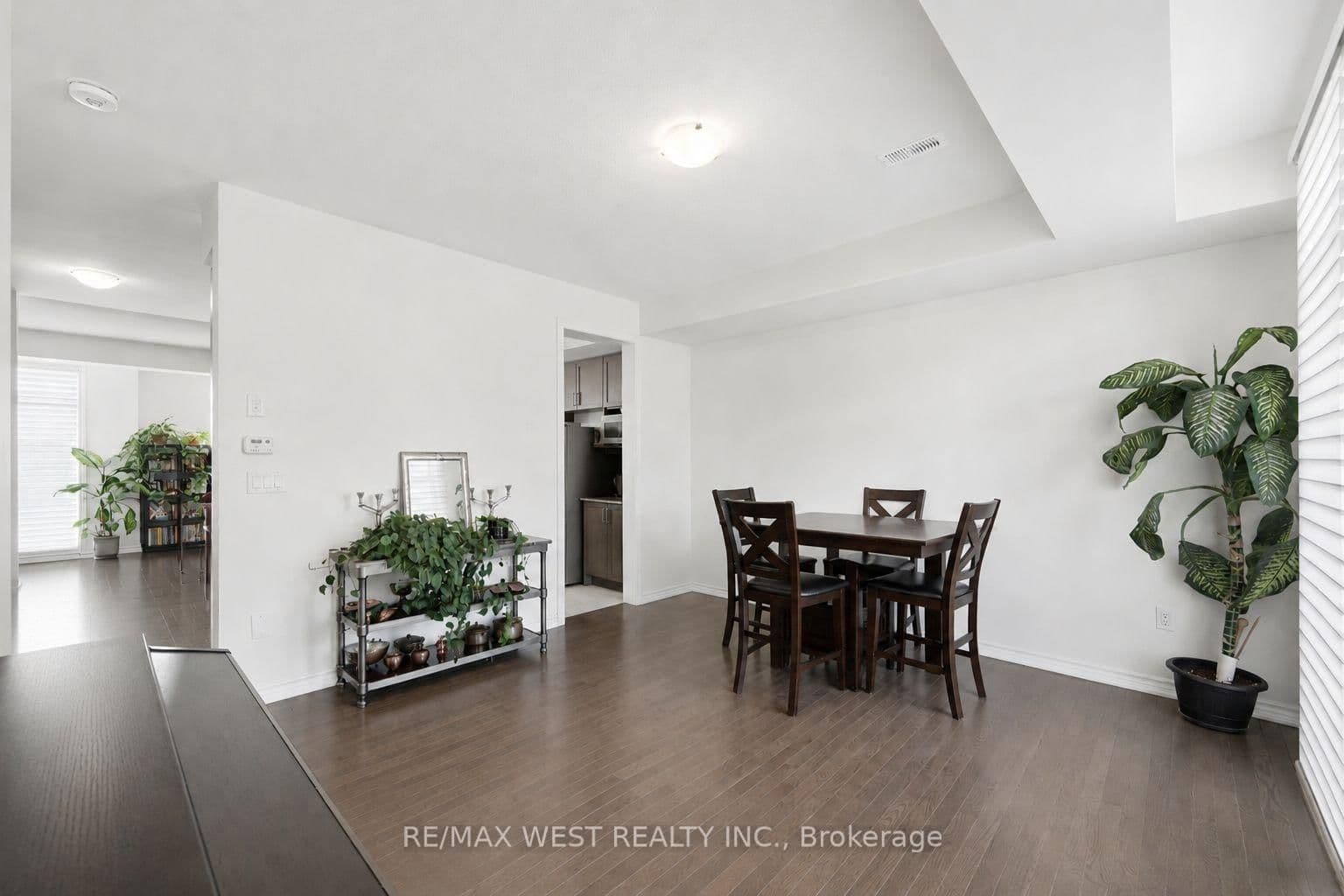 55 Holyrood Crescent thumbnail 16