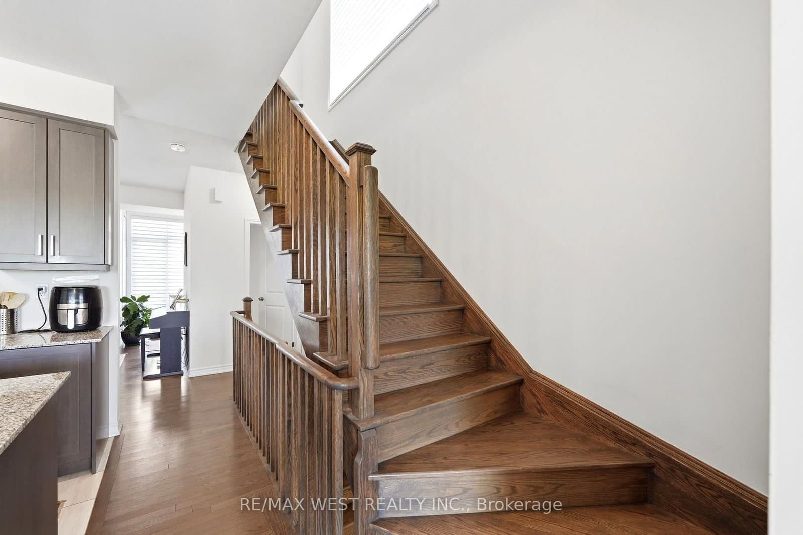 55 Holyrood Crescent thumbnail 18