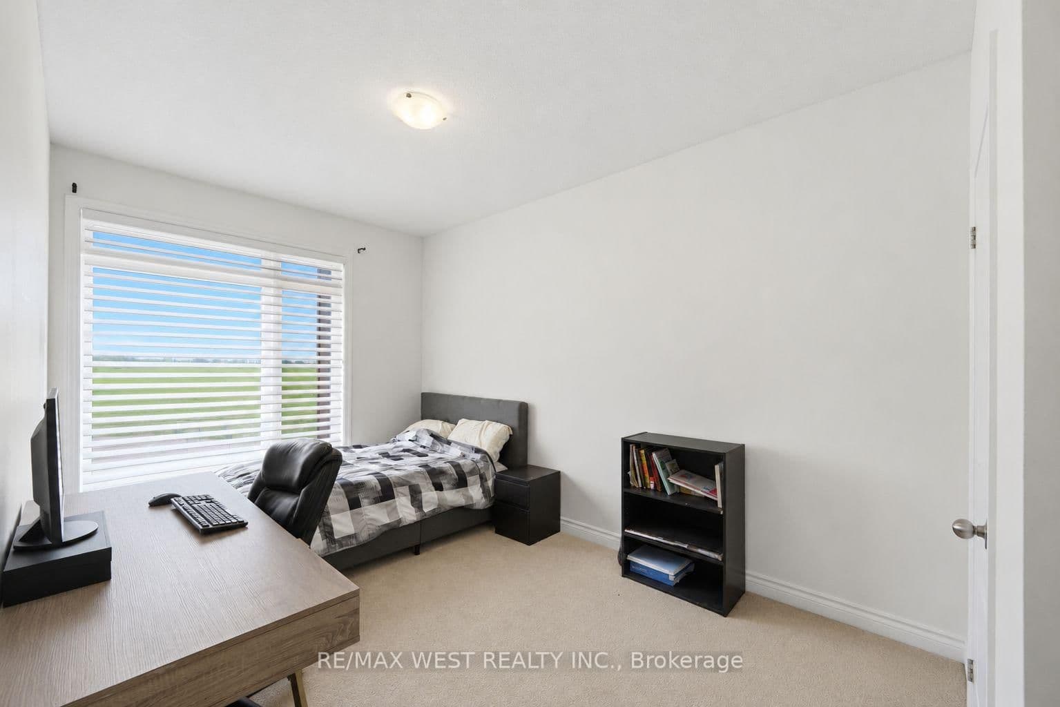 55 Holyrood Crescent thumbnail 23