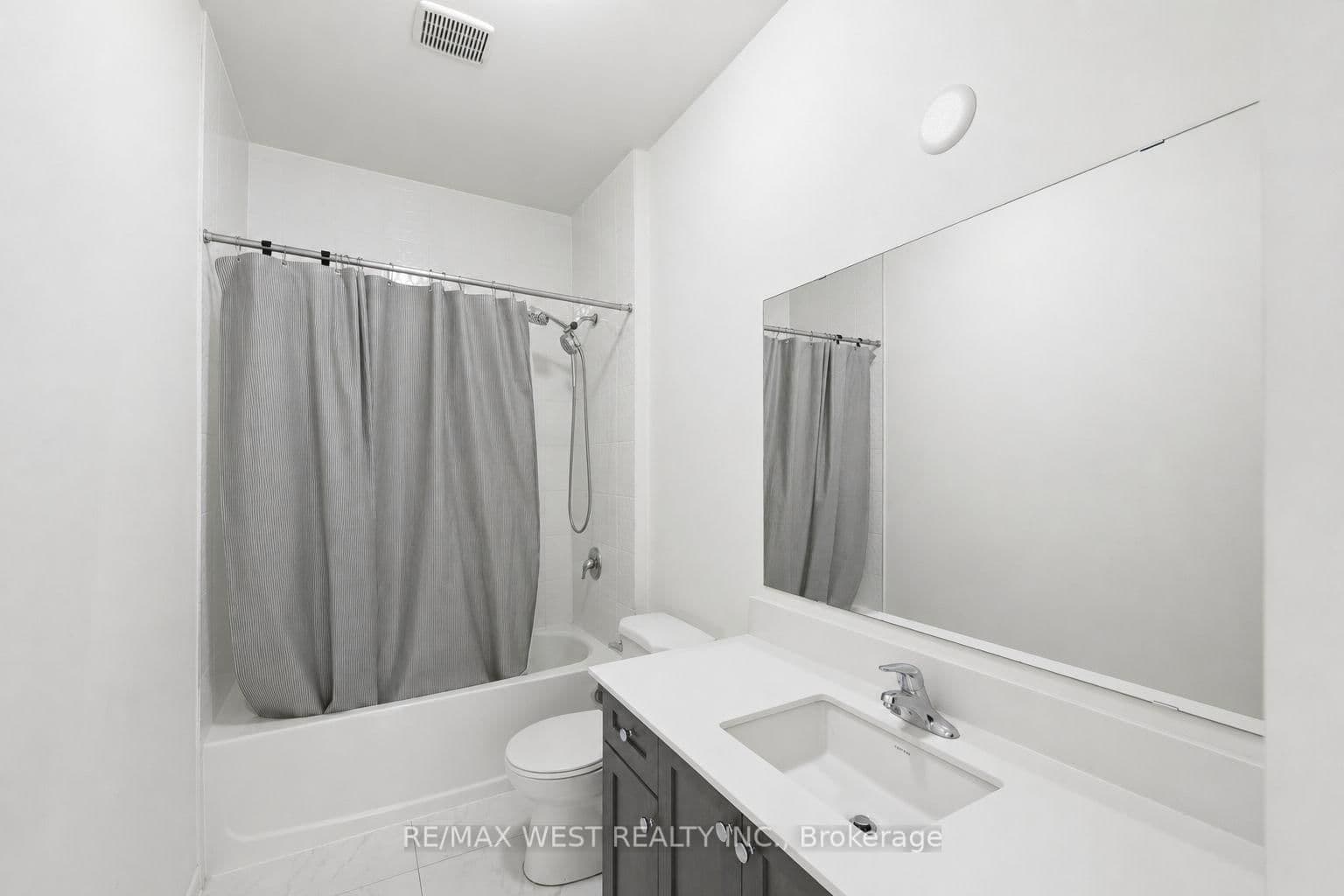 55 Holyrood Crescent thumbnail 25
