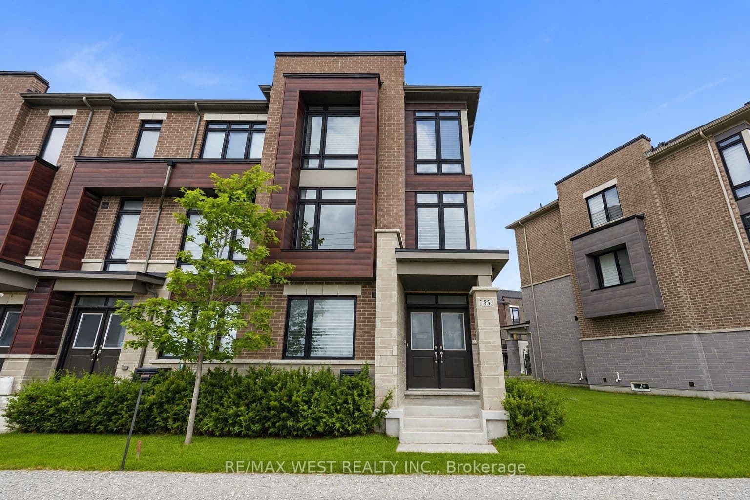 55 Holyrood Crescent thumbnail 30