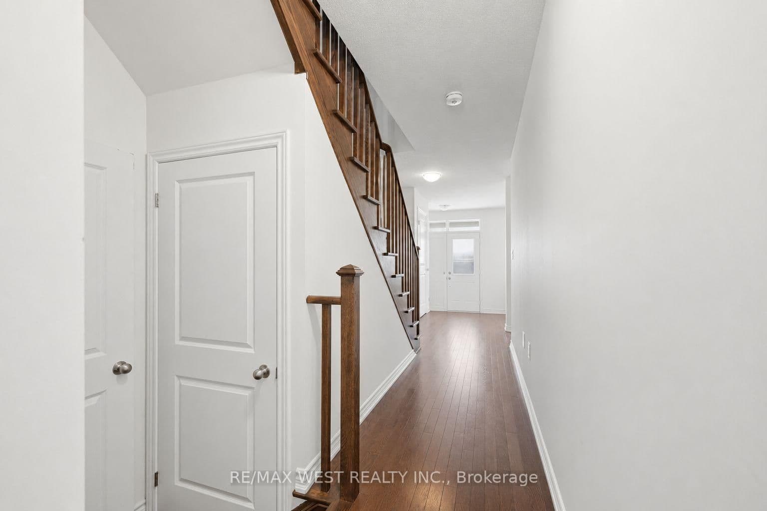 55 Holyrood Crescent thumbnail 4