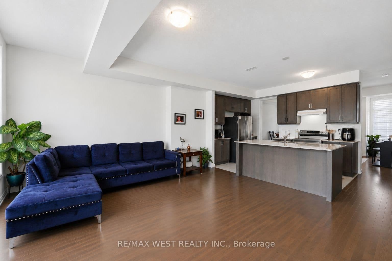 55 Holyrood Crescent thumbnail 9