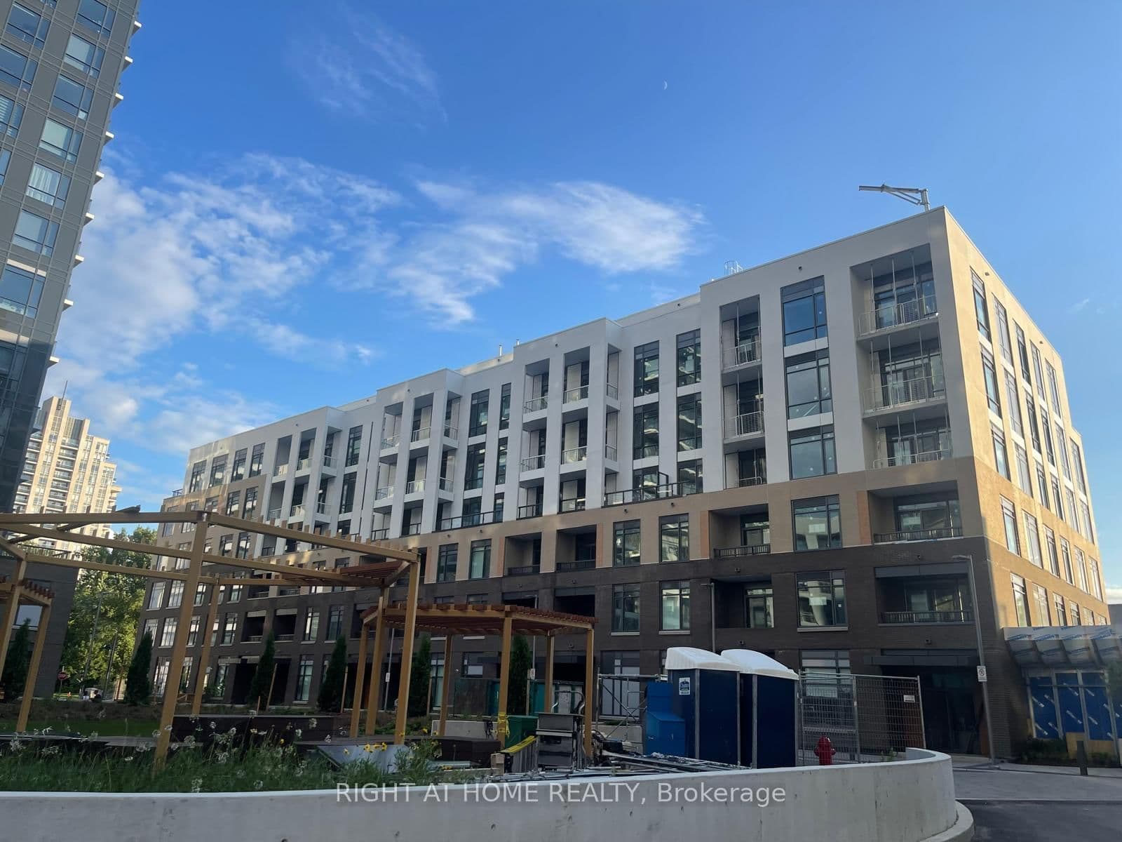8 Beverley Glen Boulevard, Unit D-331 - Image 1