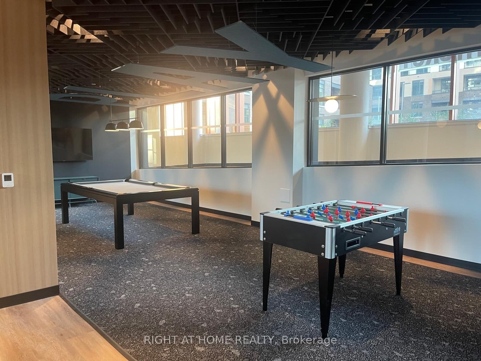 8 Beverley Glen Boulevard, Unit D-331 thumbnail 14