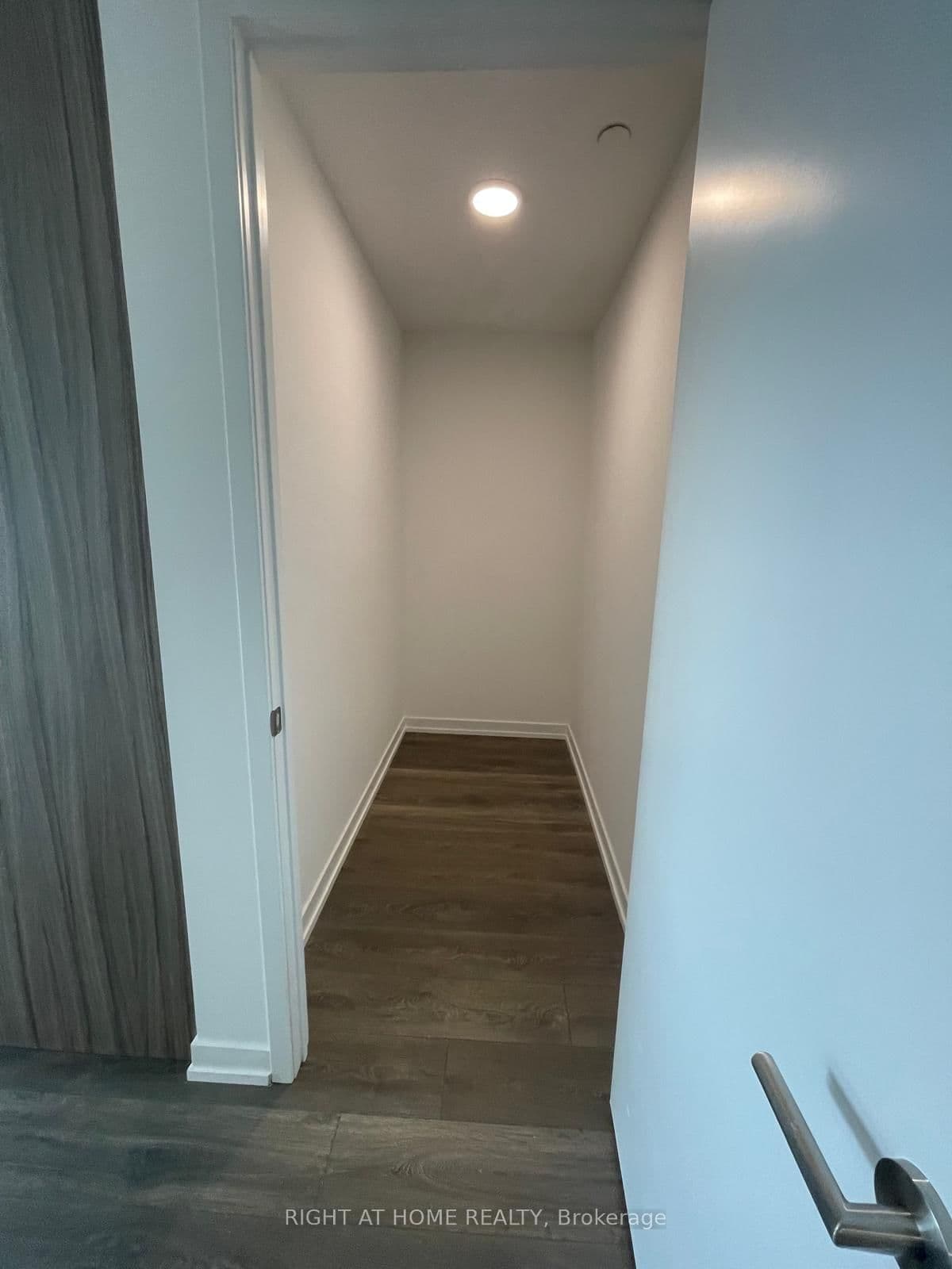 8 Beverley Glen Boulevard, Unit D-331 thumbnail 17