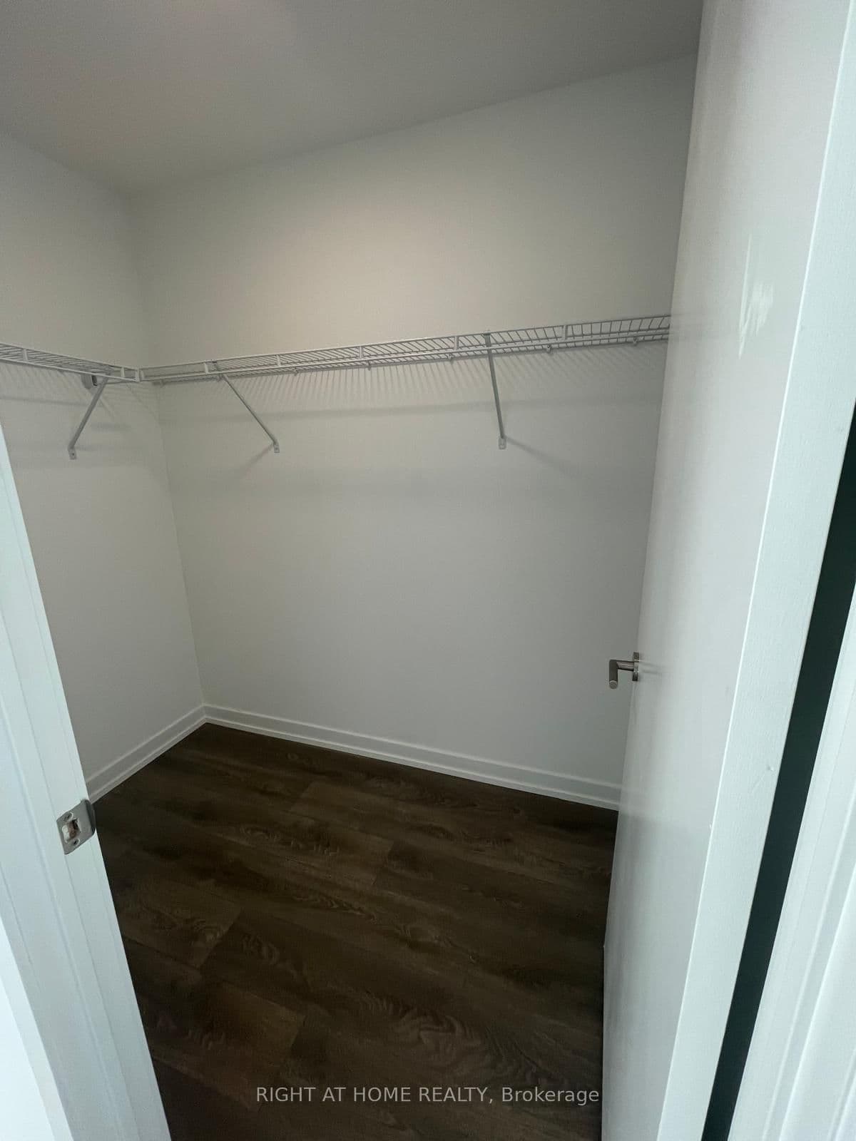 8 Beverley Glen Boulevard, Unit D-331 thumbnail 18