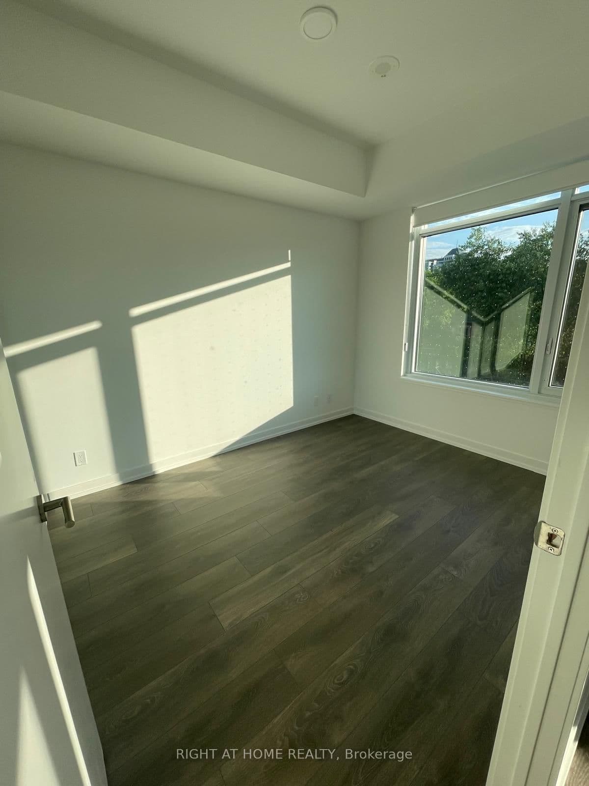8 Beverley Glen Boulevard, Unit D-331 thumbnail 19