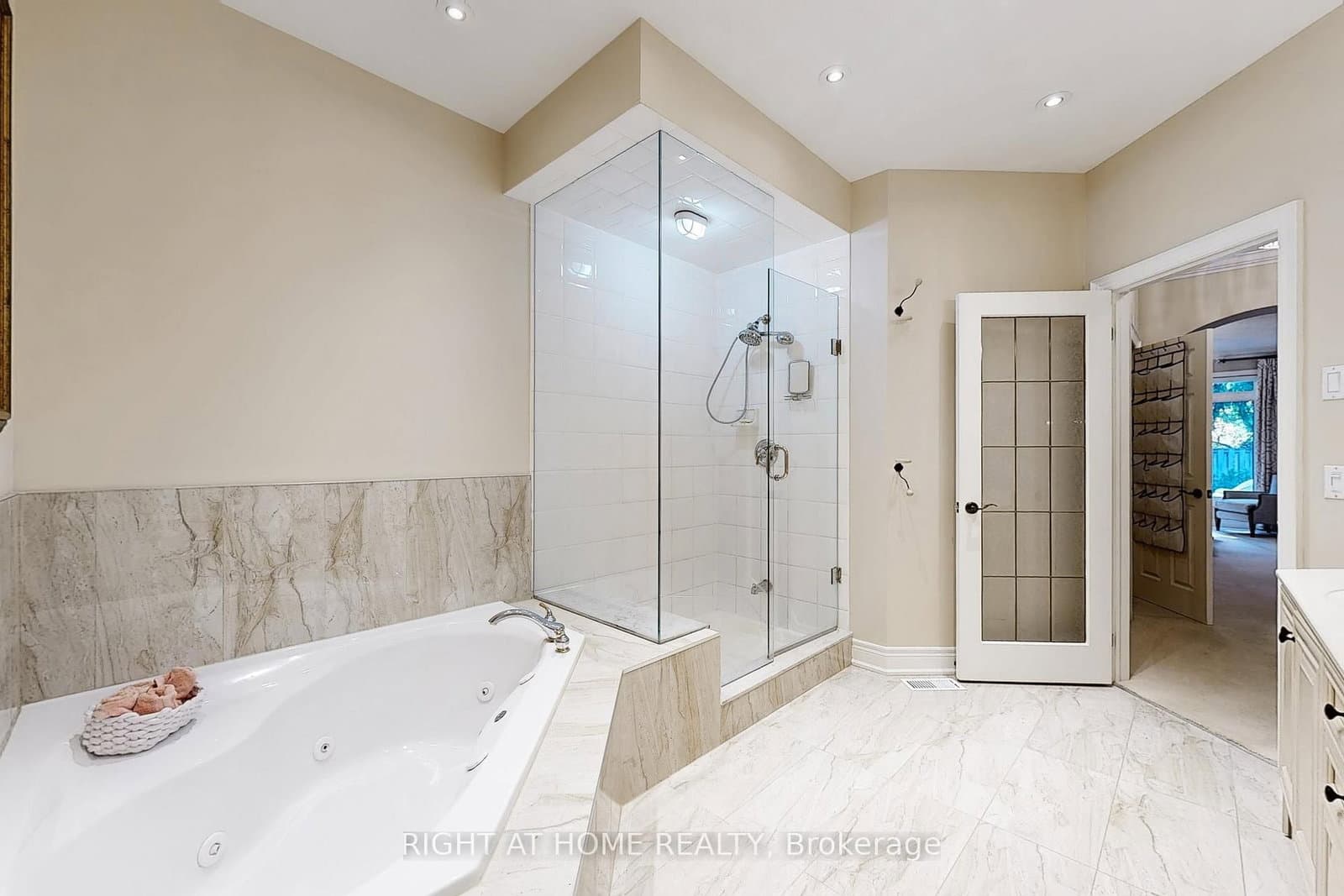 9 Arlington Way thumbnail 18