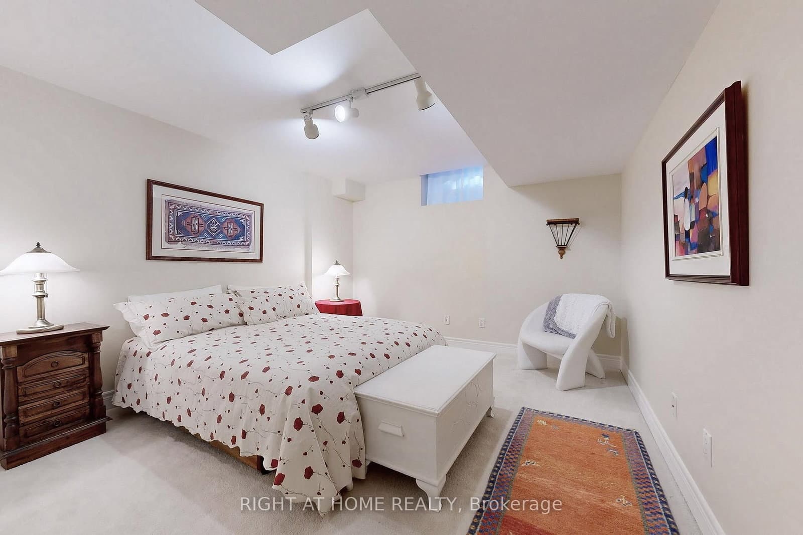 9 Arlington Way thumbnail 32