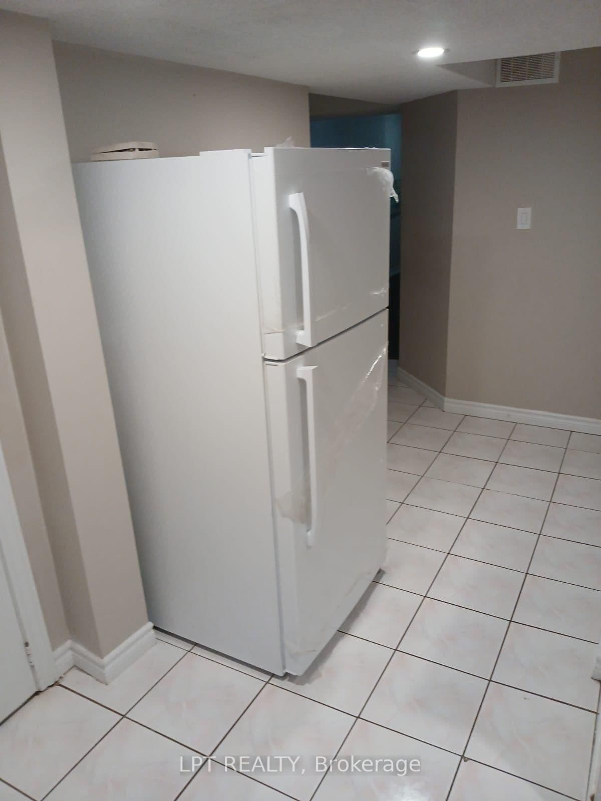 226 St Joan Of Arc Avenue, Unit BASEMENT thumbnail 25