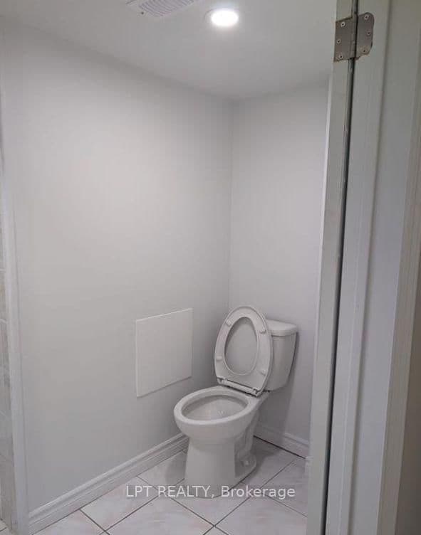 226 St Joan Of Arc Avenue, Unit BASEMENT thumbnail 8