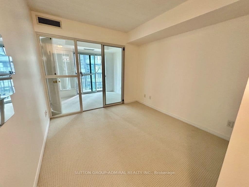 185 Oneida Crescent, Unit 911 thumbnail 17