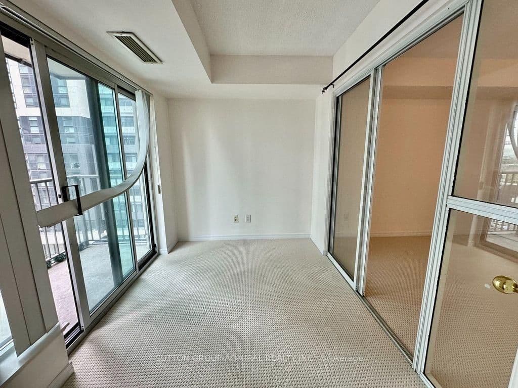 185 Oneida Crescent, Unit 911 thumbnail 19
