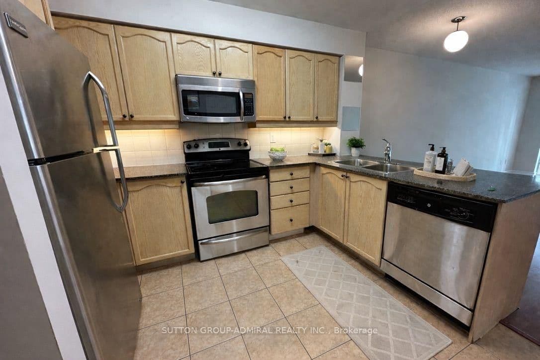 185 Oneida Crescent, Unit 911 thumbnail 3