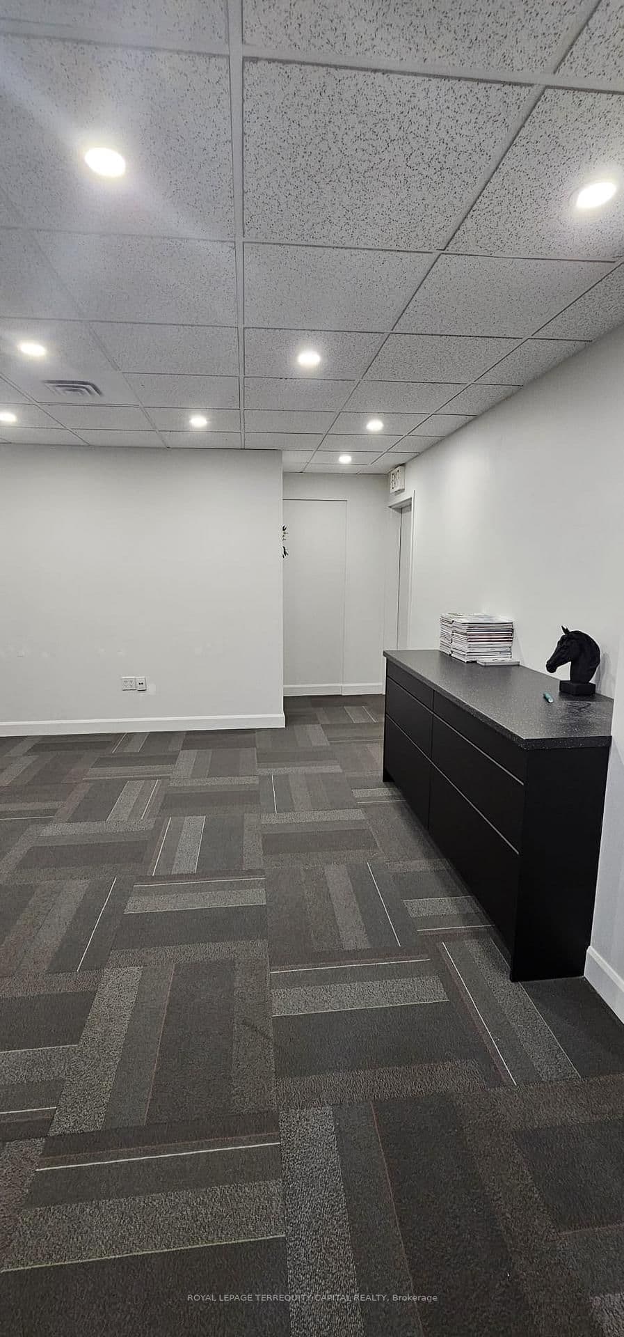 8300 Yonge Street, Unit 201 thumbnail 15