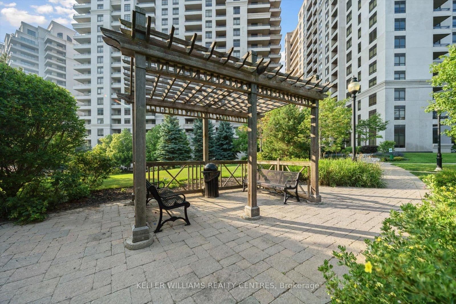 9245 Jane Street, Unit 902 thumbnail 30