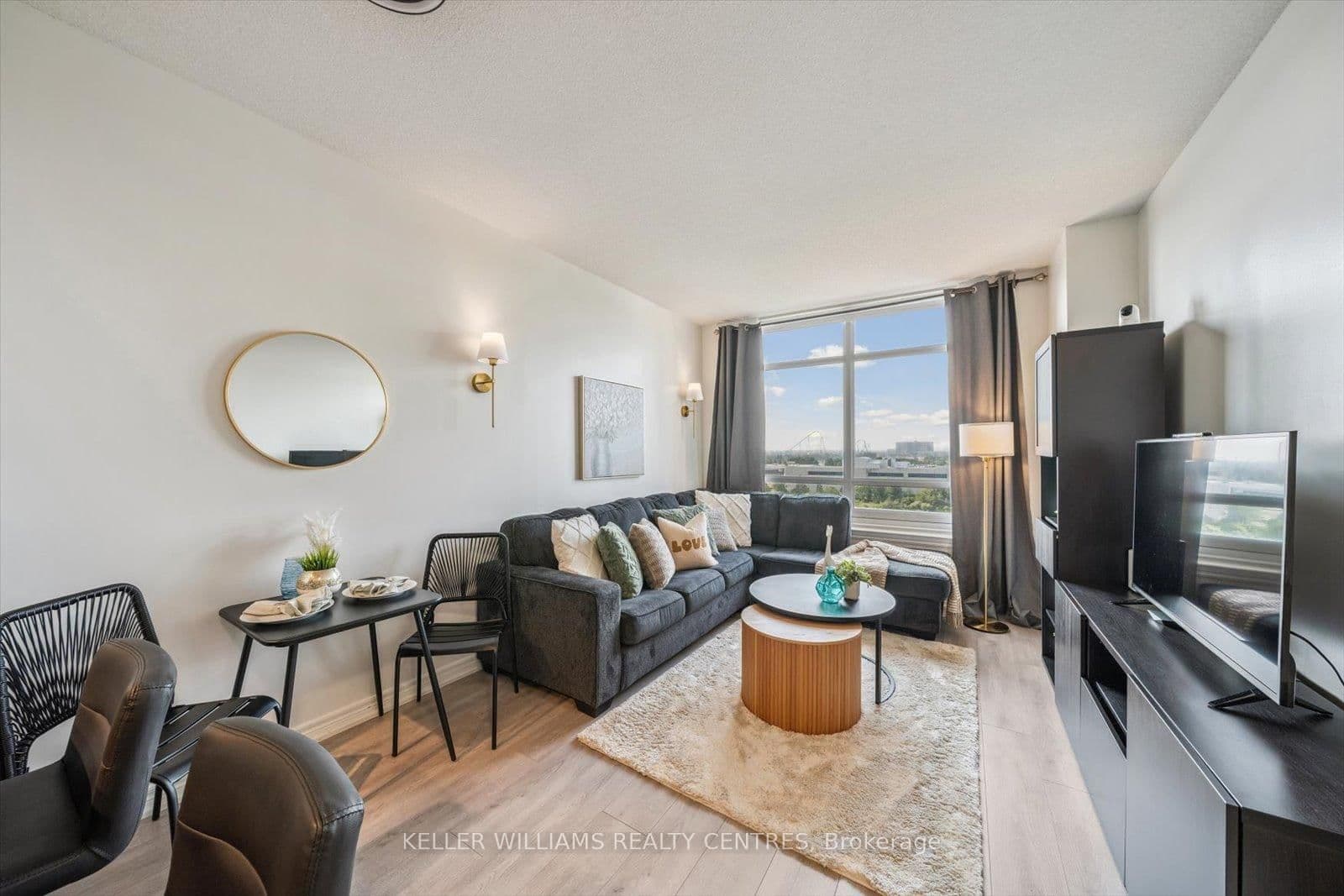 9245 Jane Street, Unit 902 thumbnail 8