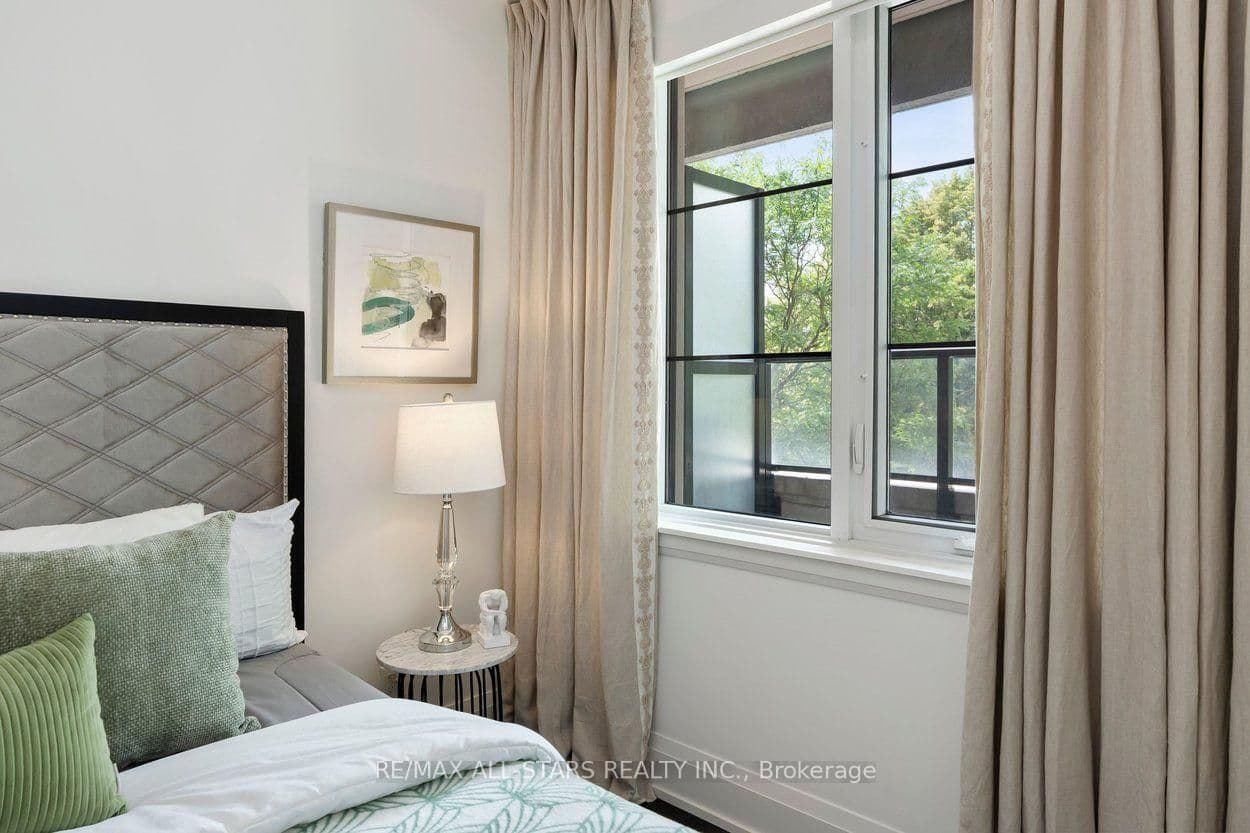 20 Fred Varley Drive, Unit 219 thumbnail 26