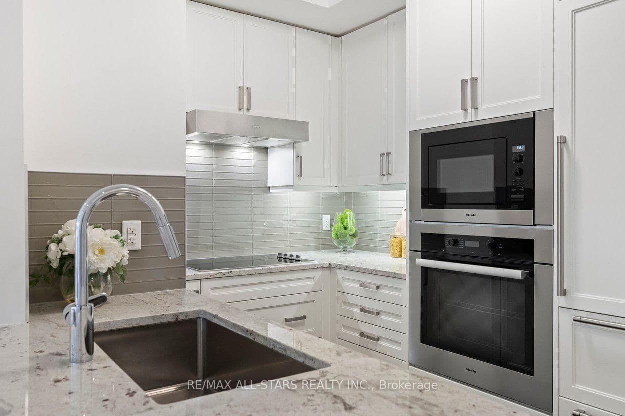 20 Fred Varley Drive, Unit 219 thumbnail 8