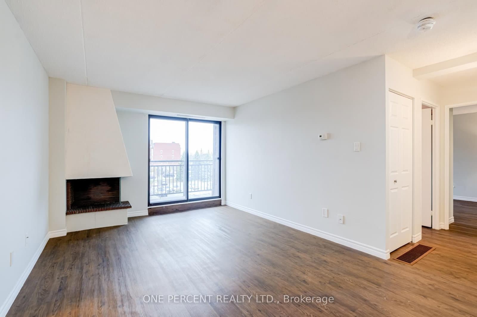 15390 Yonge Street, Unit 406 thumbnail 12