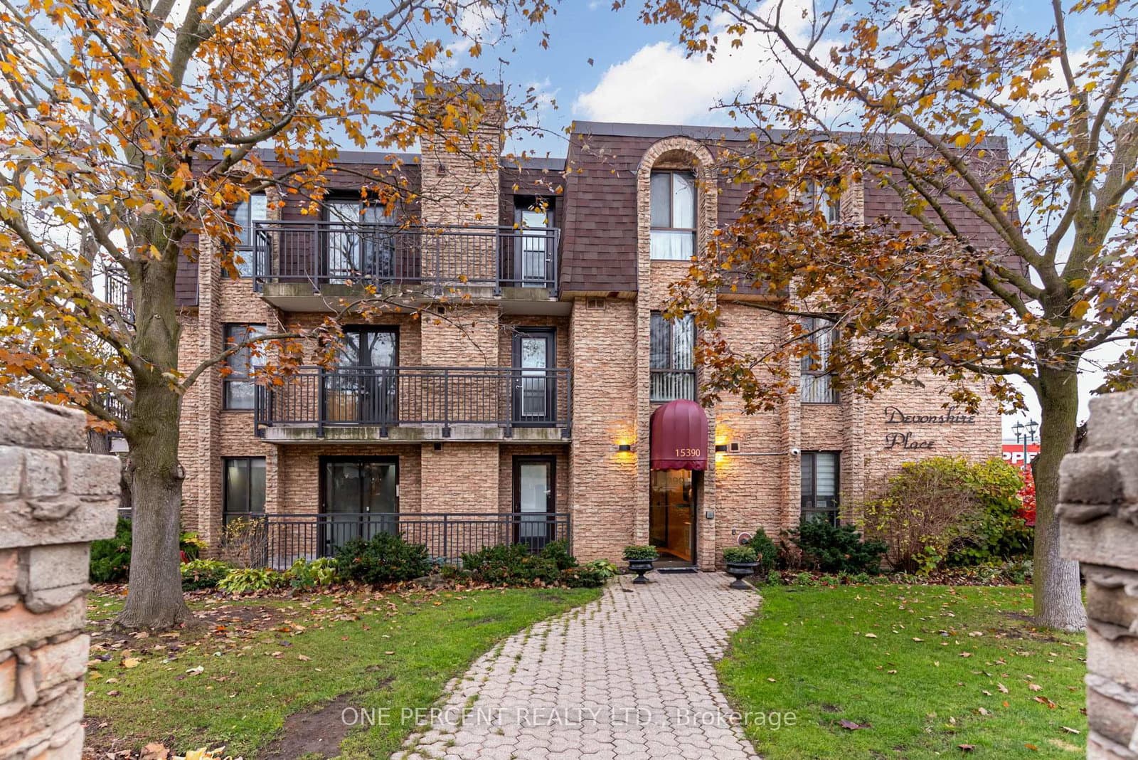 15390 Yonge Street, Unit 406 thumbnail 3