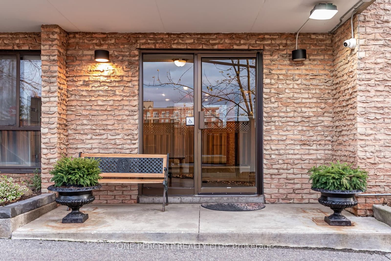 15390 Yonge Street, Unit 406 thumbnail 5