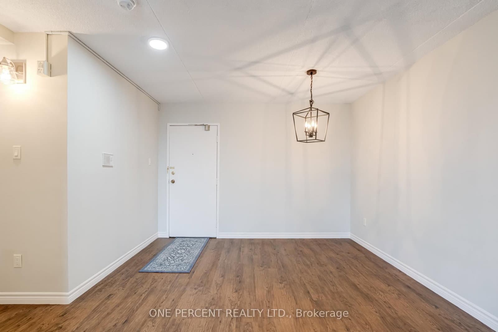 15390 Yonge Street, Unit 406 thumbnail 8