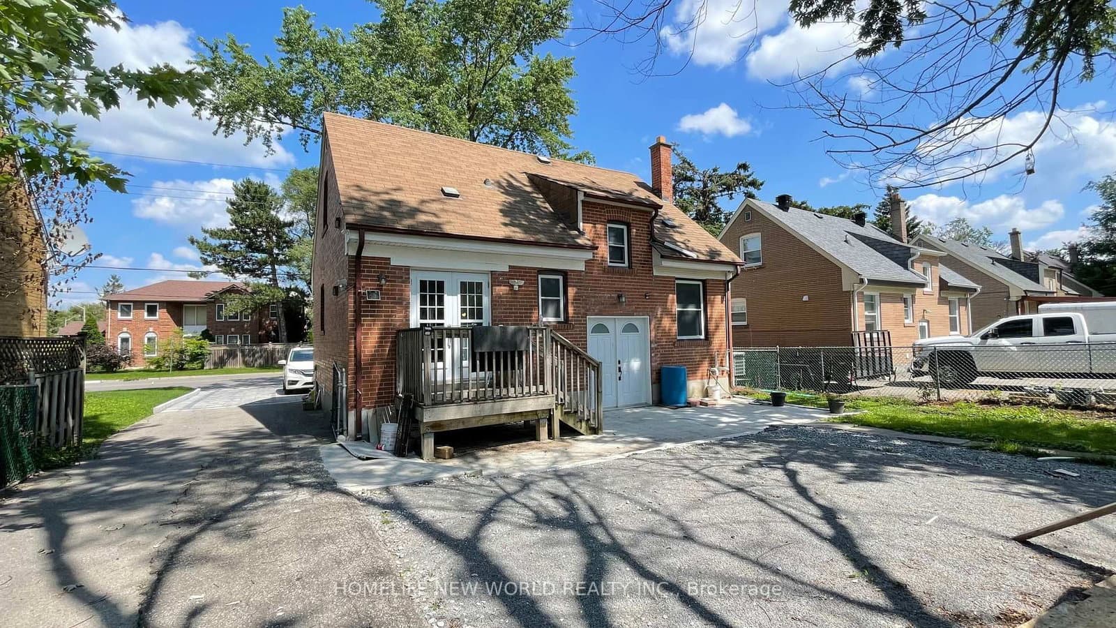 100 Pugsley Avenue thumbnail 15