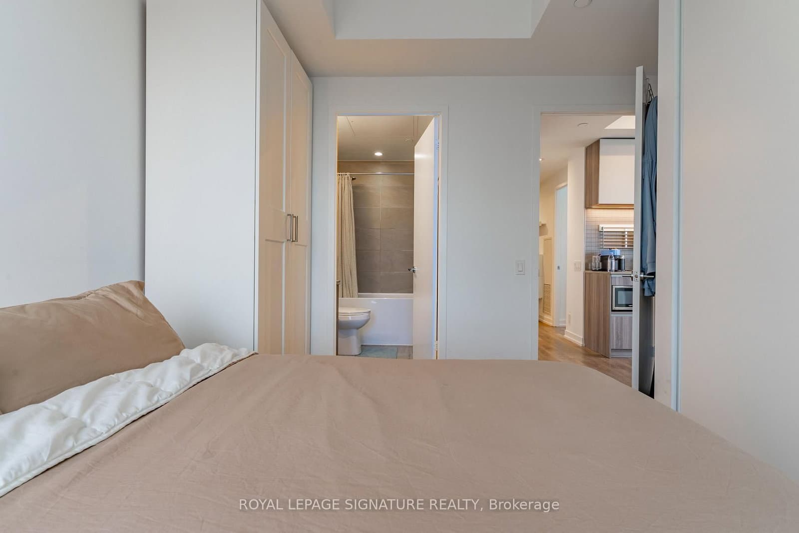 898 Portage Parkway, Unit 5903 thumbnail 12