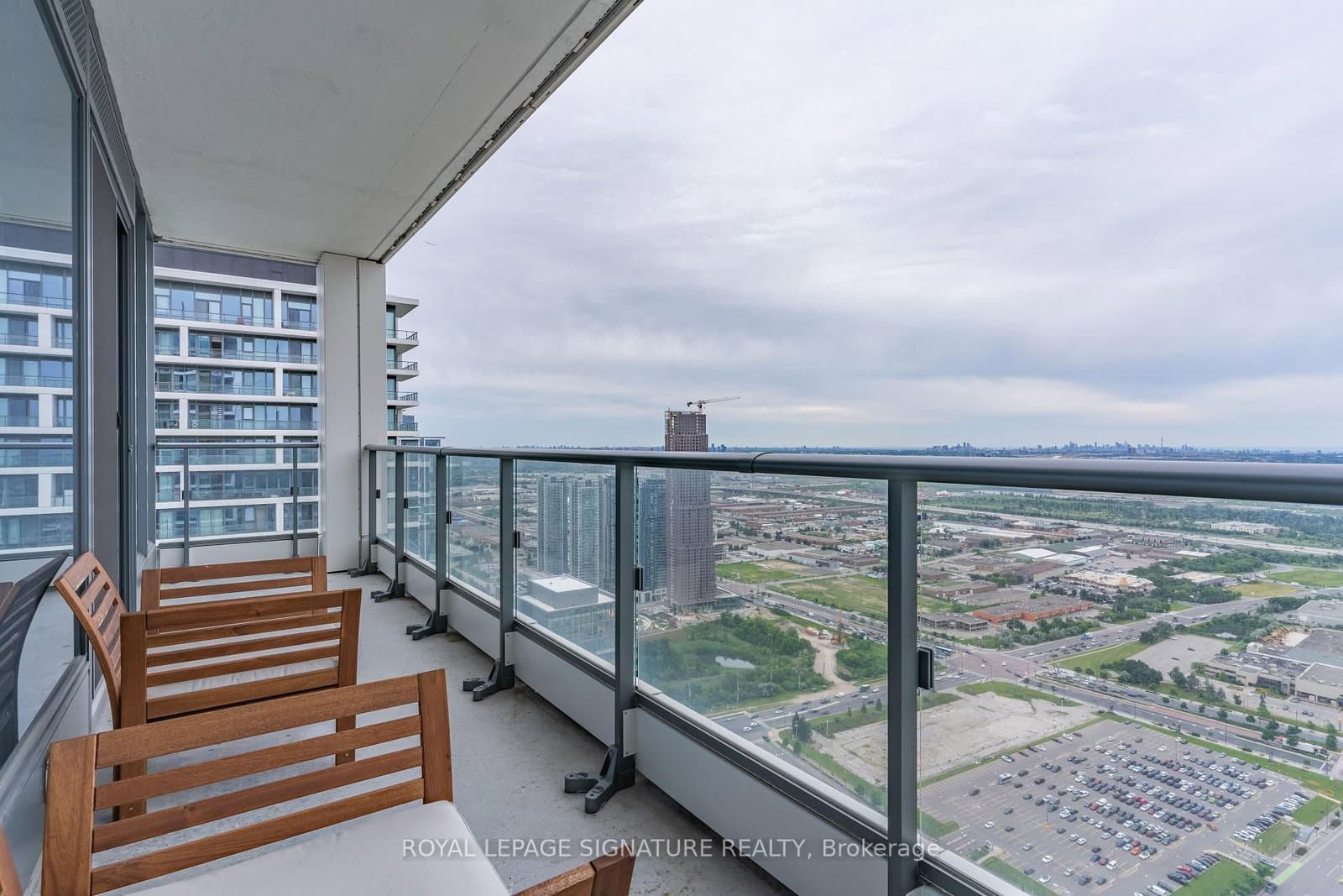 898 Portage Parkway, Unit 5903 thumbnail 20