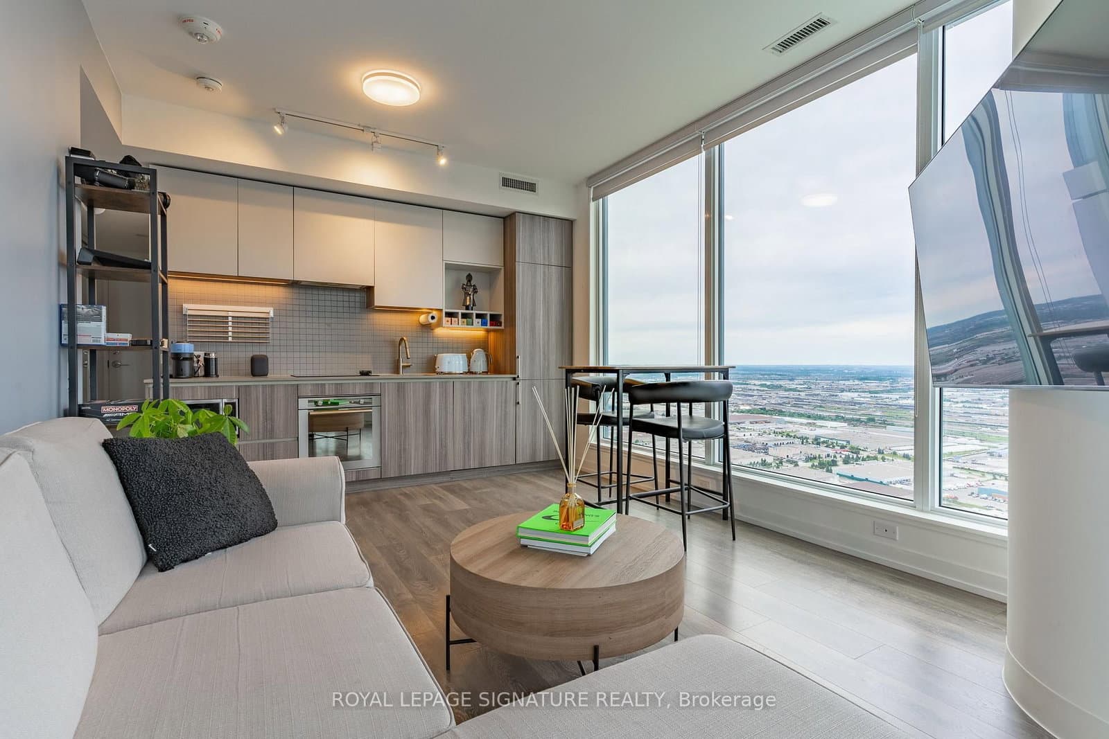 898 Portage Parkway, Unit 5903 thumbnail 4