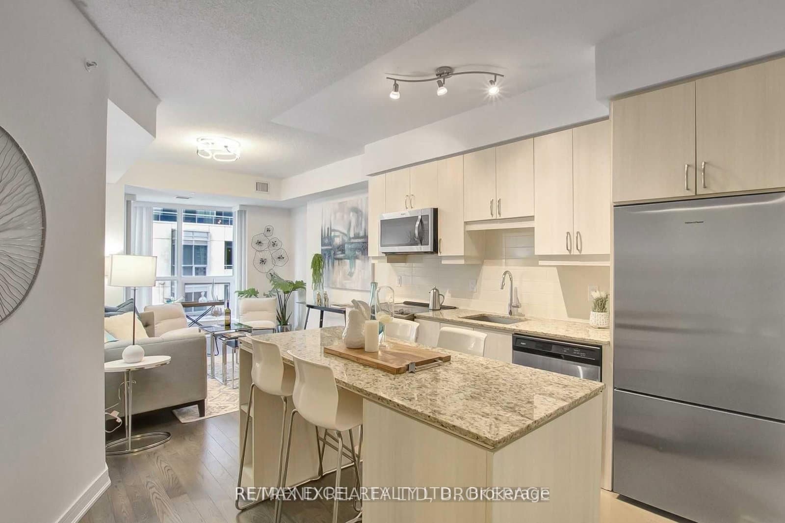 9199 Yonge Street, Unit 608  Se thumbnail 13