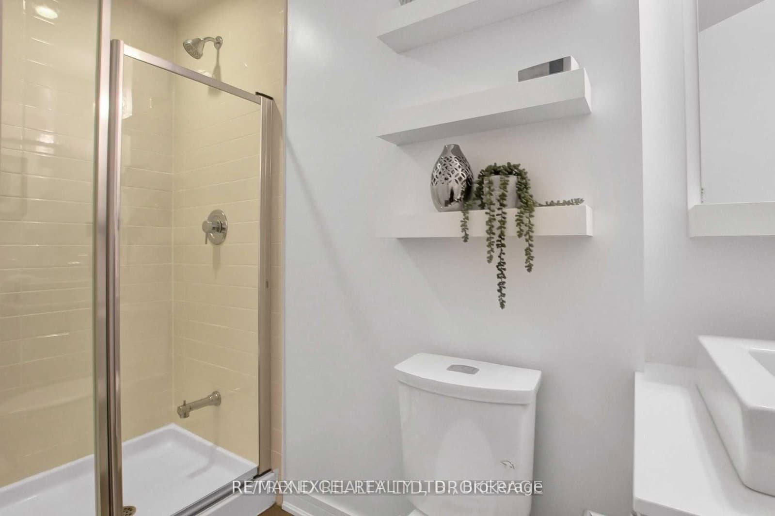 9199 Yonge Street, Unit 608  Se thumbnail 8