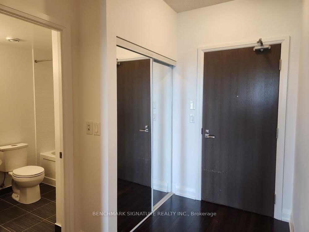 7161 Yonge Street, Unit 518 thumbnail 8