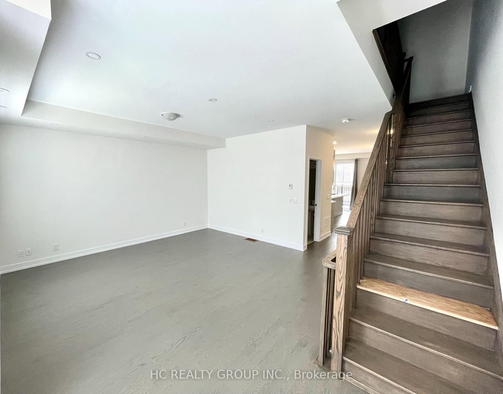 24 Guardhouse Crescent thumbnail 4